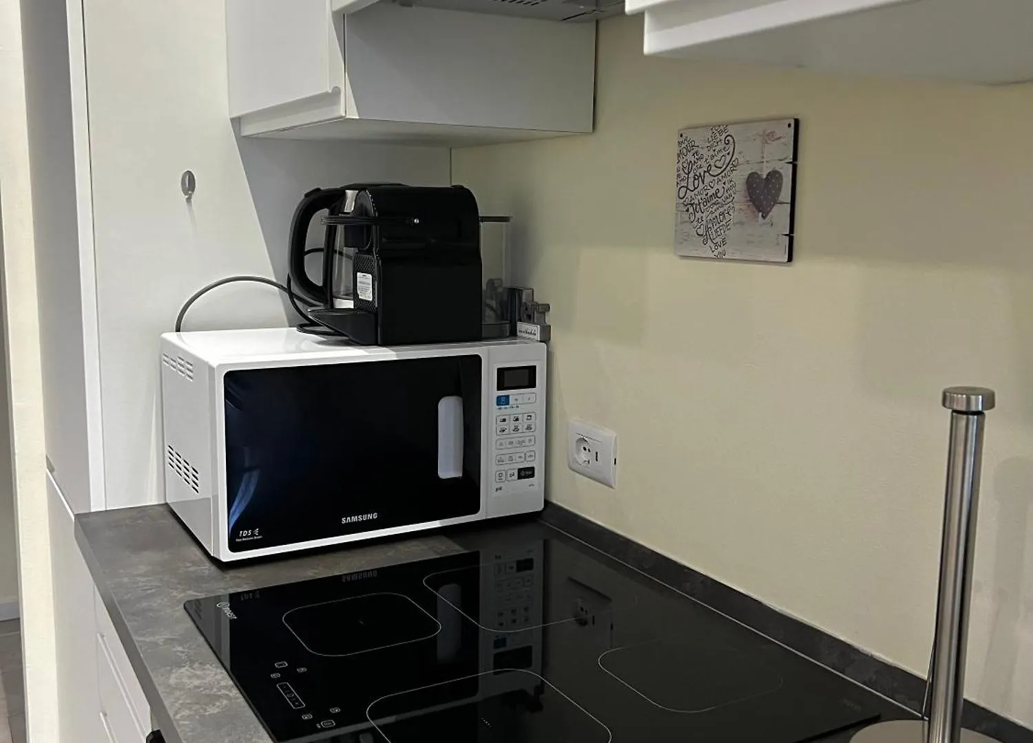 Apartment Moderno Appartamento Vicino Al Centro E Bocconi Milan Italy